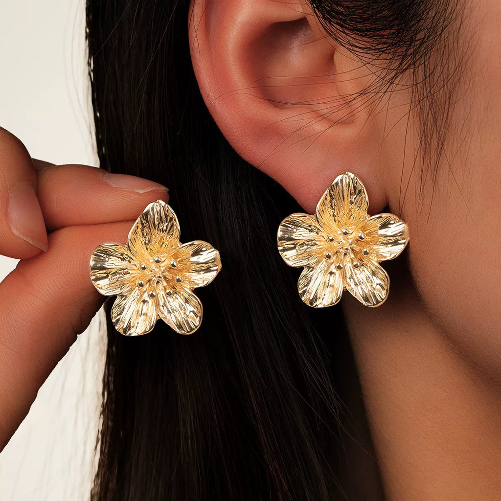 Floral Petal Metal Pleated Flower Pendant Adjustable Collarbone Necklace | Alloy | Temperament Niche Fashion | Women