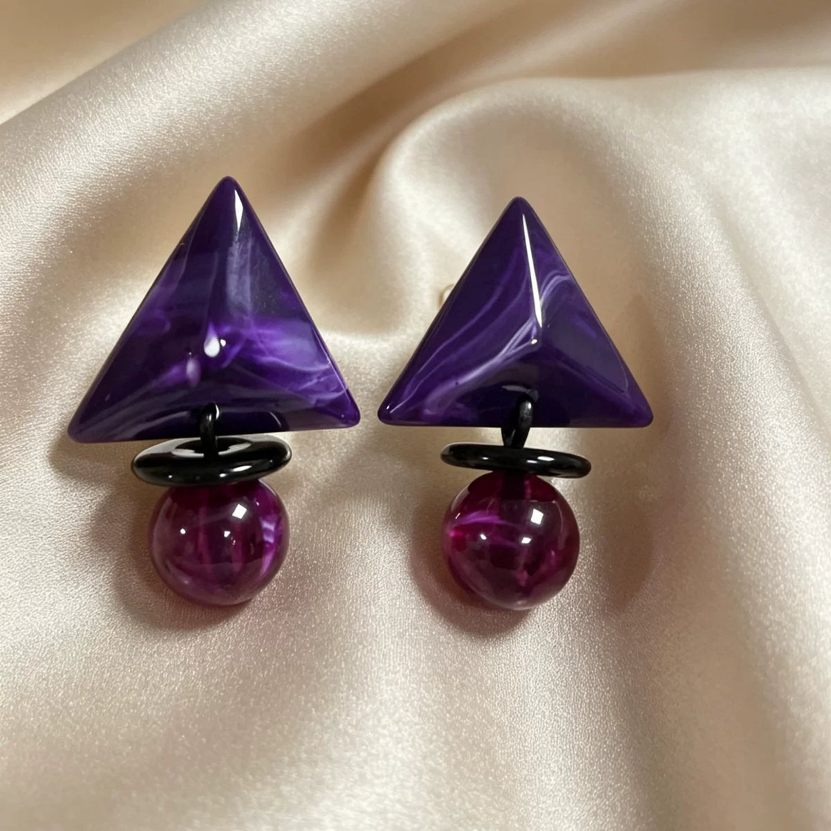 Vintage purple smudge three-dimensional pyramid resin waterproof stud earrings silver needle bold oversized statement earrings workplace commuter vacation effortless fashion