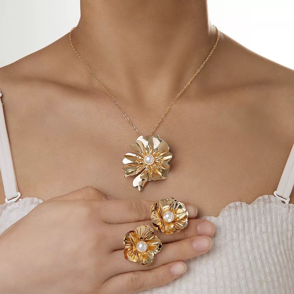 Europe and the United States cross-border fashion exaggerated creative heavy metal flower five petal flower women stud earrings suitable for holiday party accessories