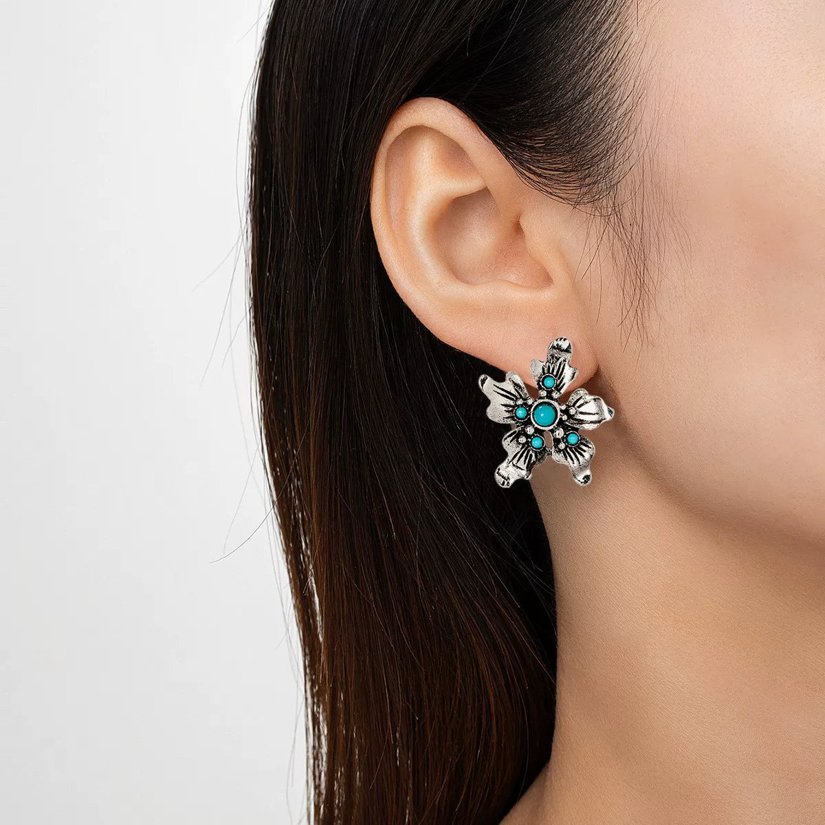 Europe and the United States cross-border fashion exaggerated creative heavy metal flower five petal flower women stud earrings suitable for holiday party accessories