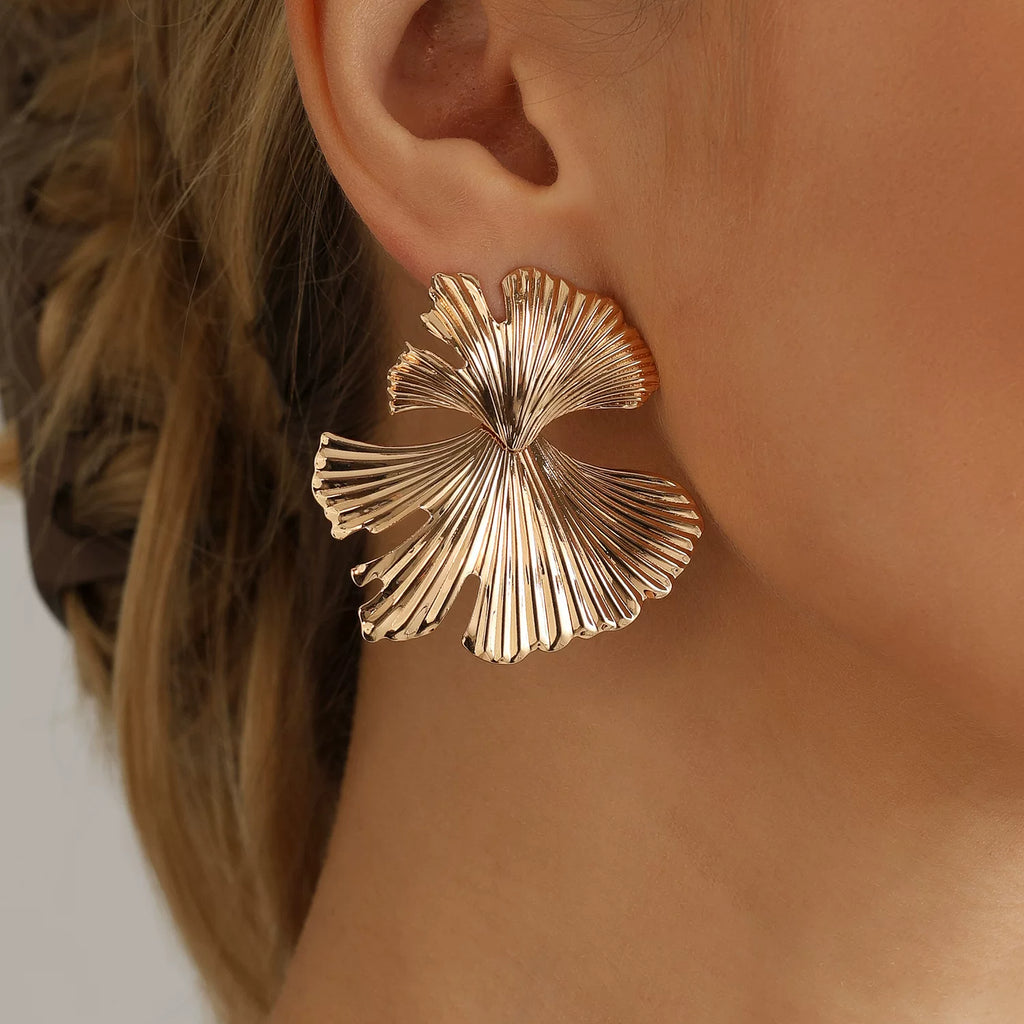 French Retro Ginkgo Leaf Metal  Gold Dangle Earrings, Natural Plant Texture Zinc Alloy Minimalist Light Luxury Commute Jewelry