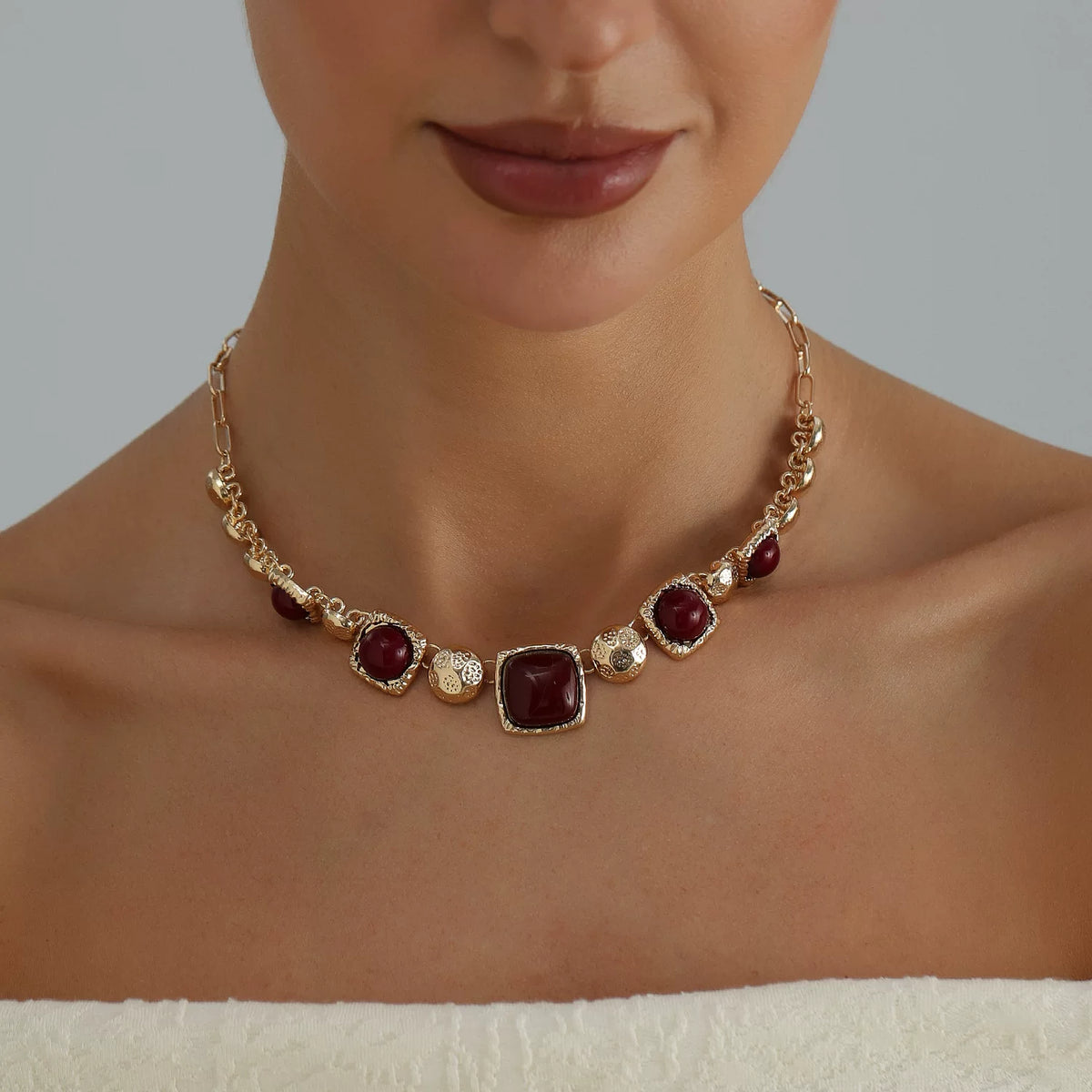 Medieval vintage dark hue bump gold metal multi element polished gold metal faceted colored gemstone geometric square panel necklace light luxury collarbone chain