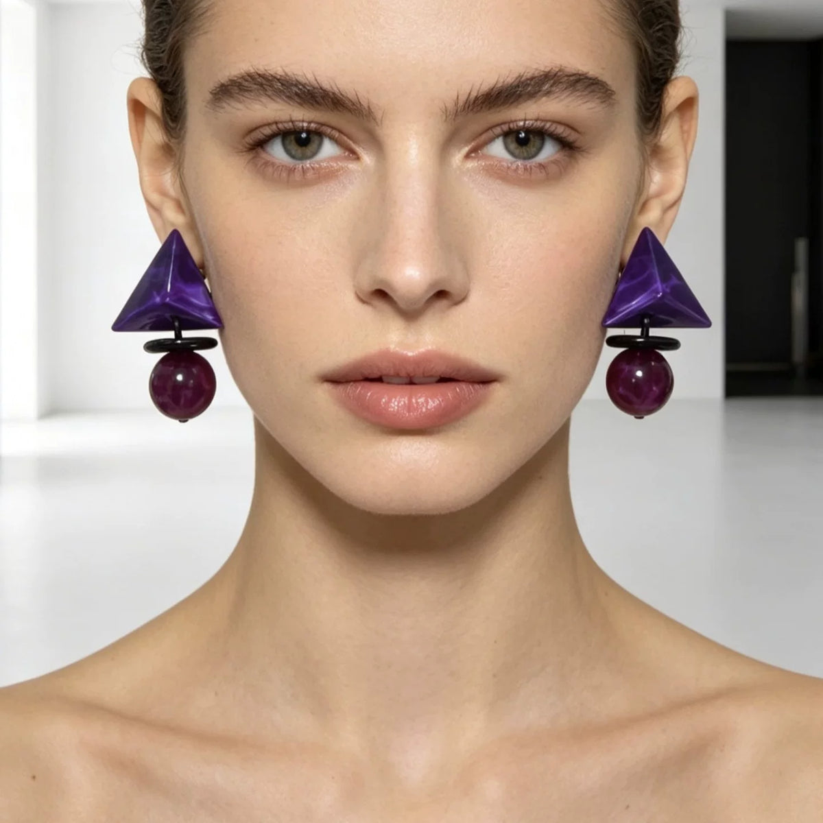 Vintage purple smudge three-dimensional pyramid resin waterproof stud earrings silver needle bold oversized statement earrings workplace commuter vacation effortless fashion